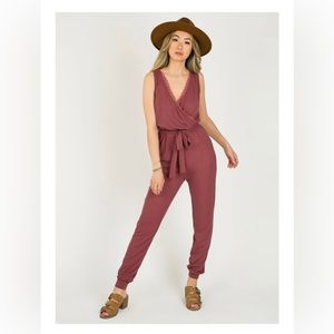 NWOT joyfolie megan jumpsuit size medium